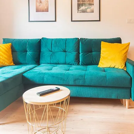 Invest Centrum Park 4 アパート *